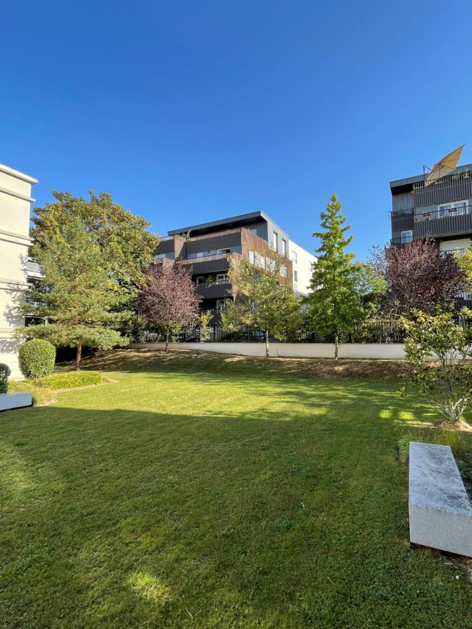 Residhome Paris-Guyancourt Exteriör bild